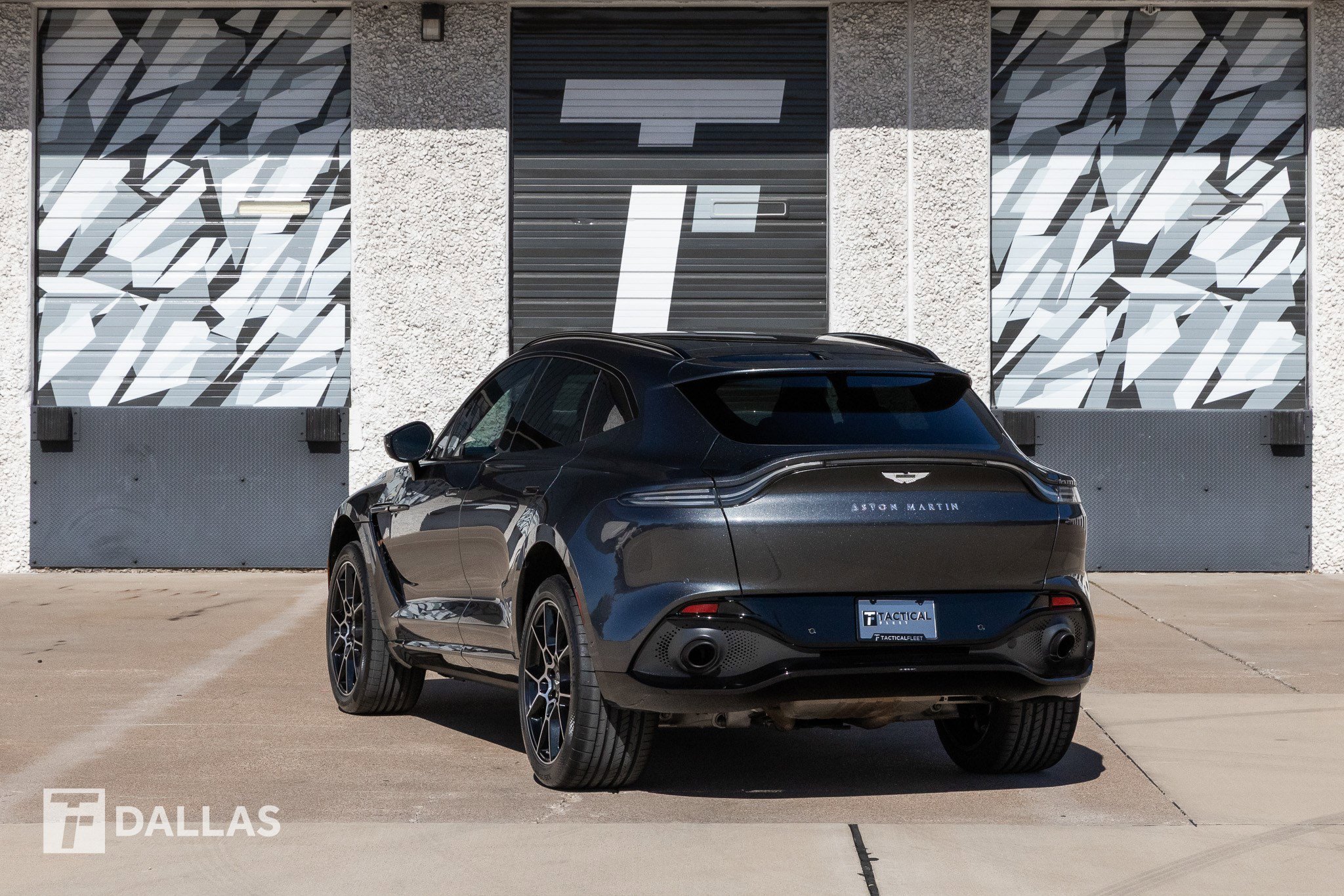 Used 2021 Aston Martin DBX image 12