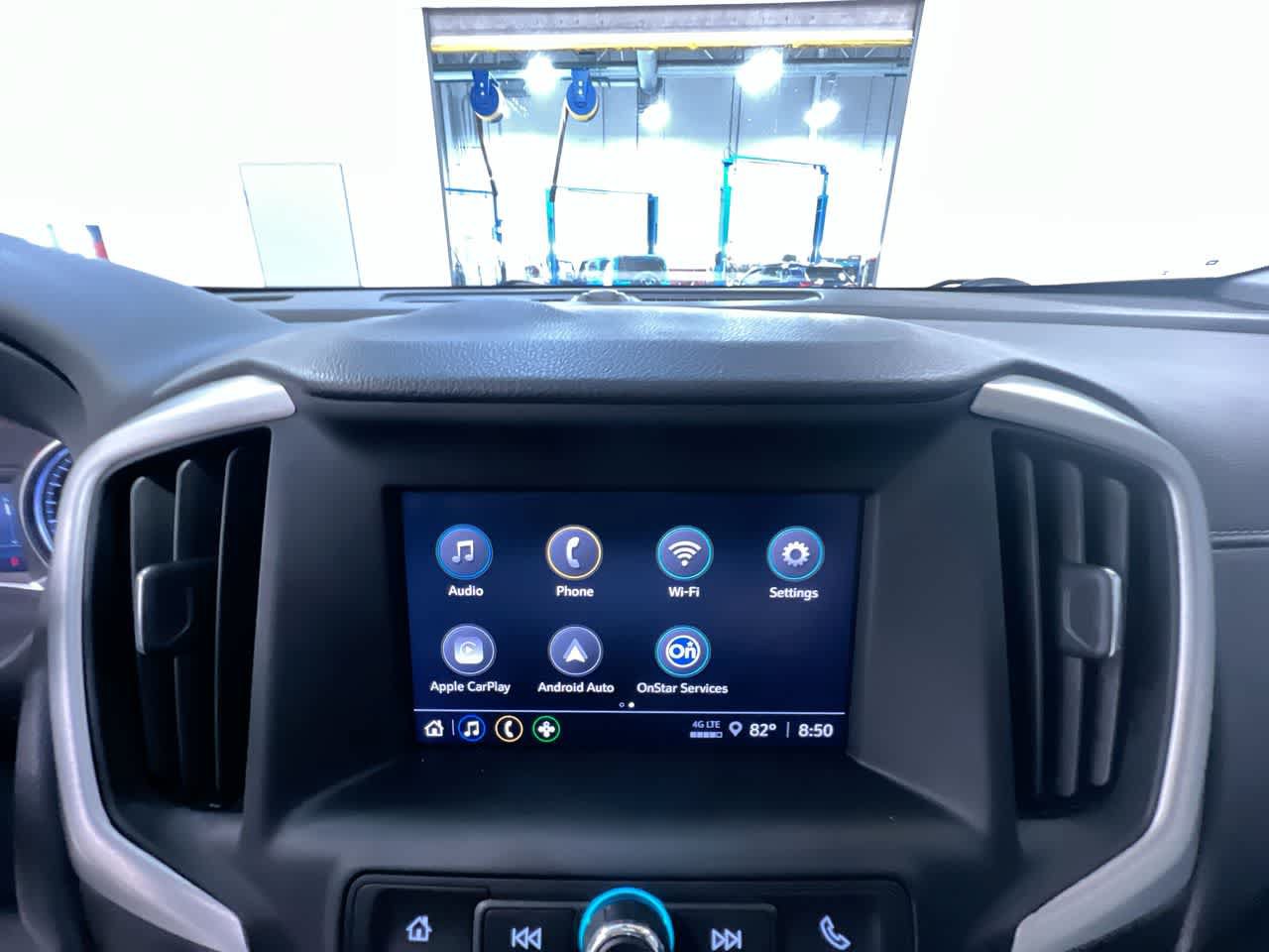 Used 2024 GMC Terrain SLE w/ Driver Convenience Package FWD image 25