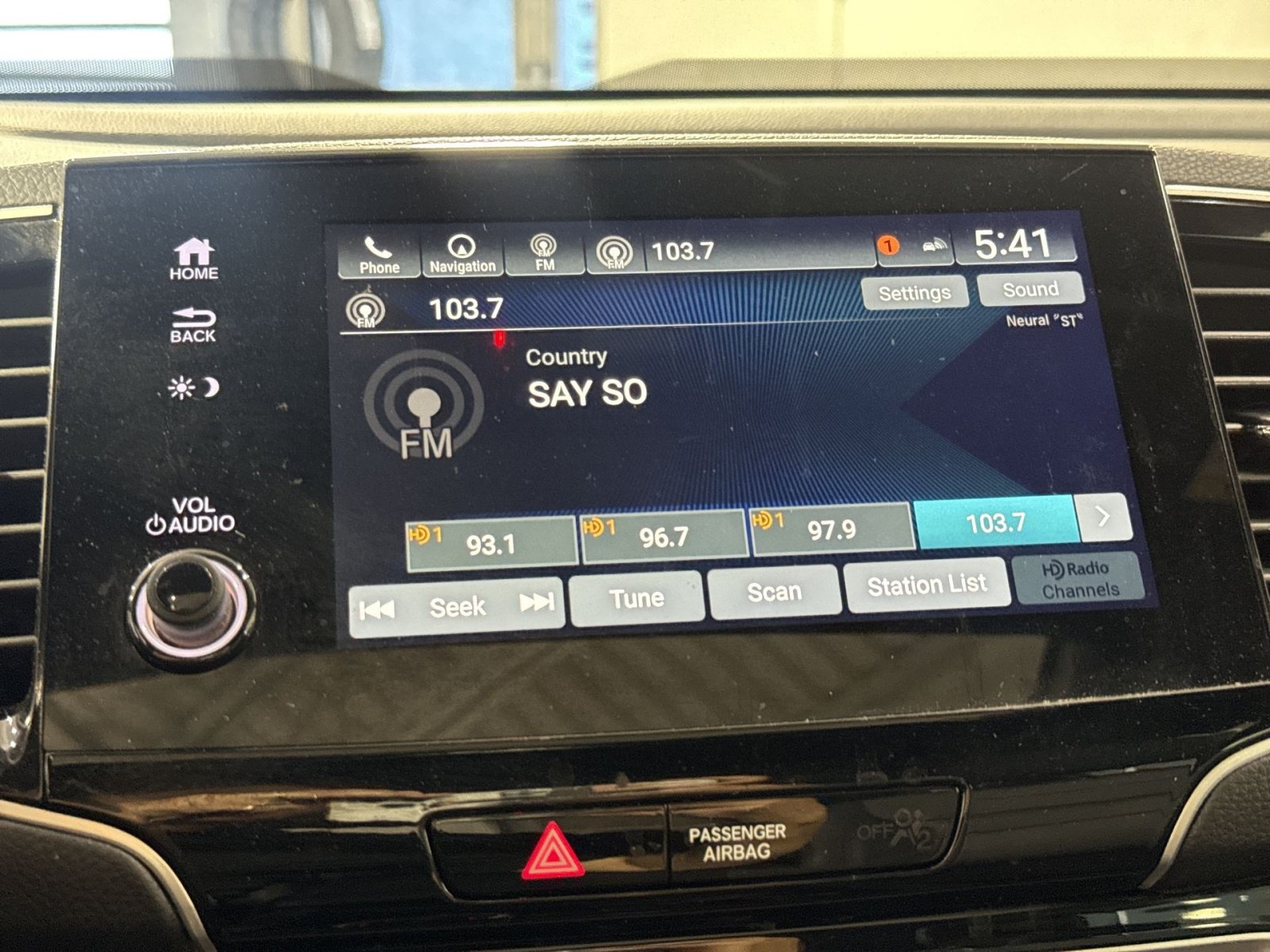 Used 2025 Honda Passport Black Edition image 19