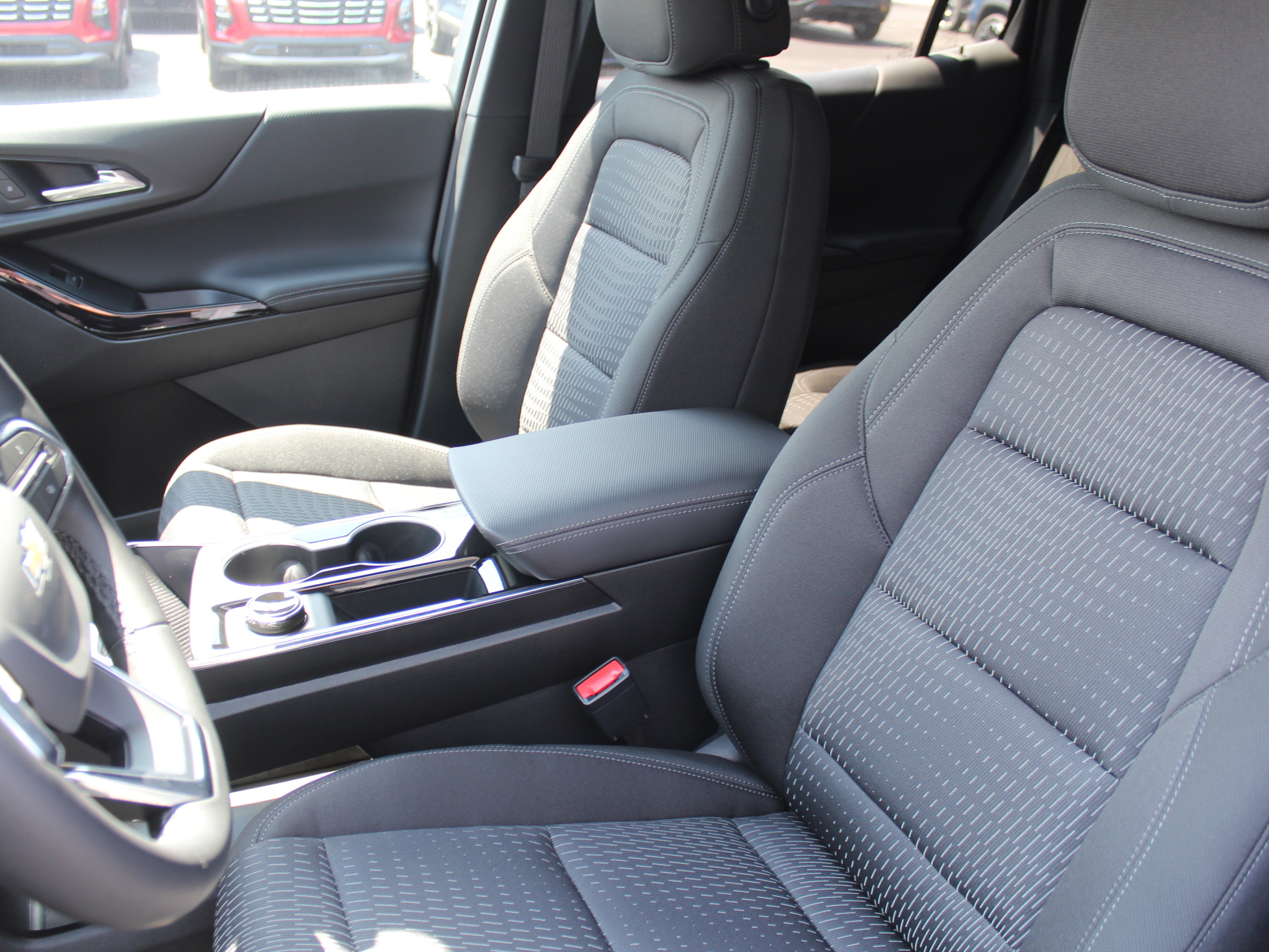 New 2027 Chevrolet Equinox LT w/ Safety and Technology Package AWD/4WD image 9