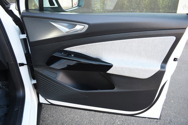 Used 2023 Volkswagen ID.4 Pro image 23