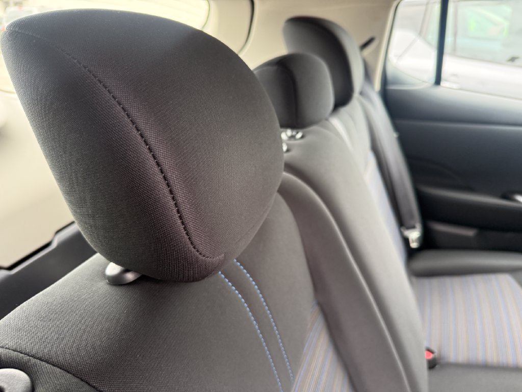 Used 2025 Nissan Leaf S FWD image 20