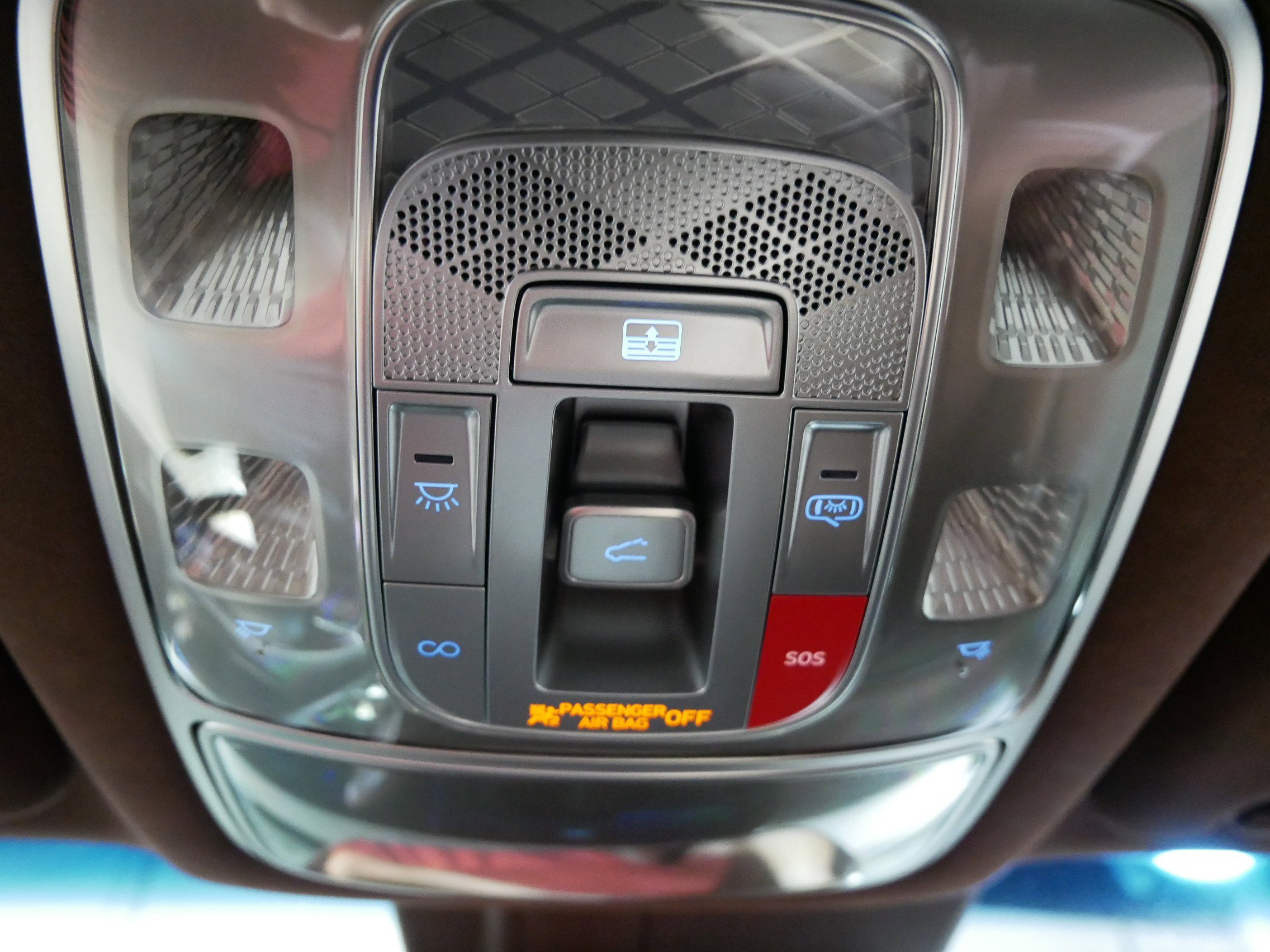 Used 2023 Genesis G90 3.5T AWD/4WD image 32