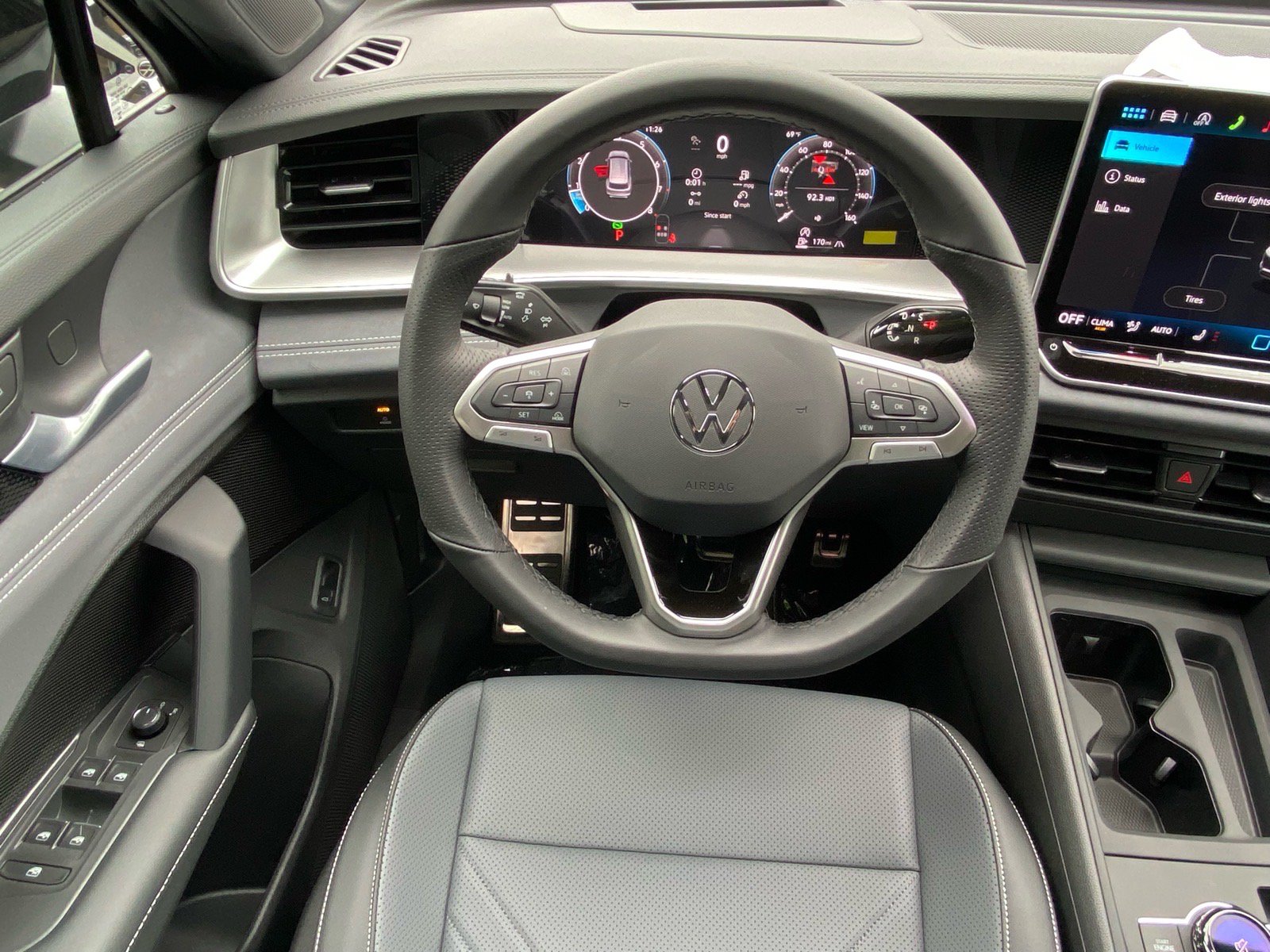 New 2026 Volkswagen Tiguan SE R-Line AWD/4WD image 6