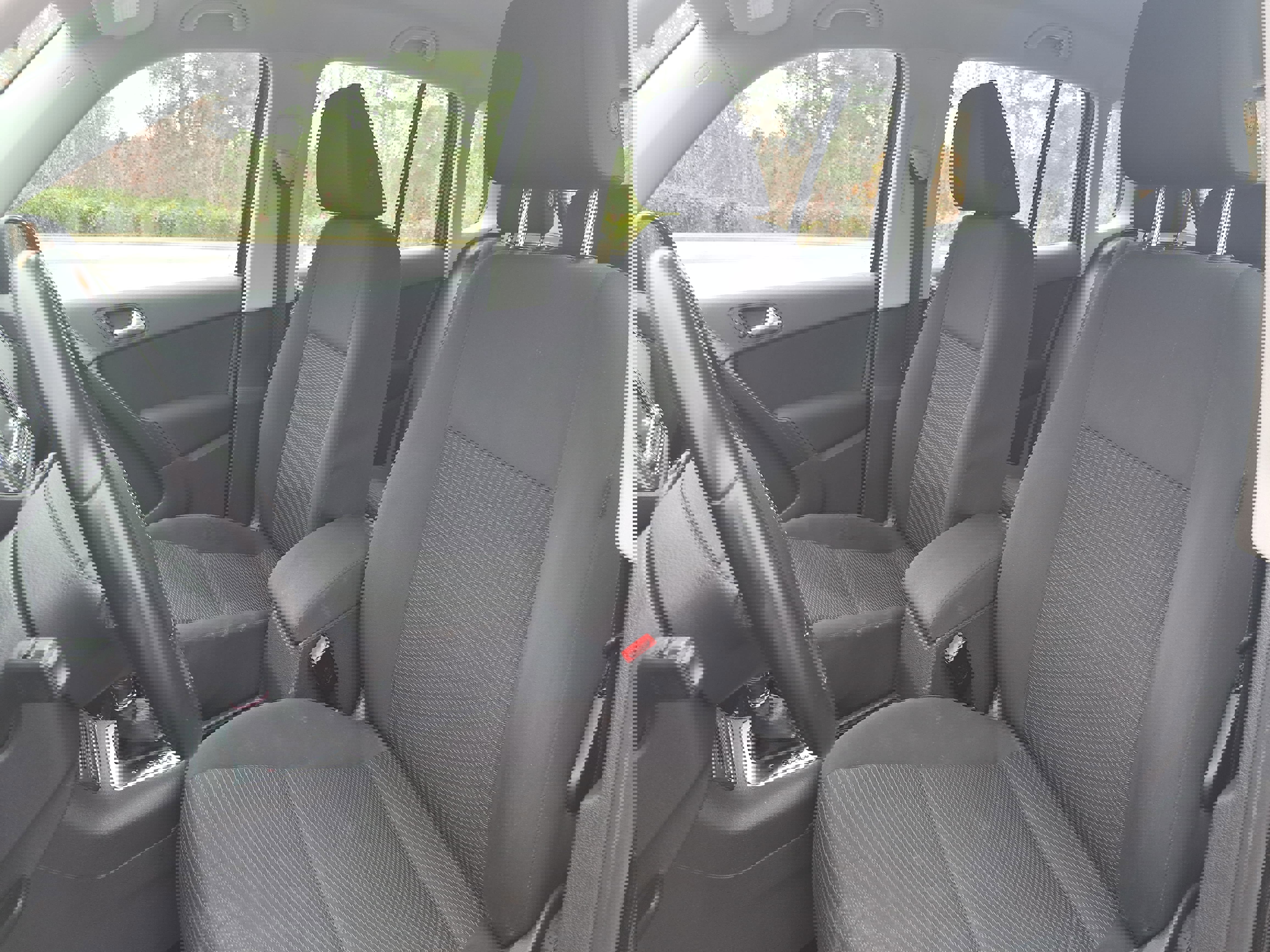 Used 2015 Volkswagen Tiguan S image 14