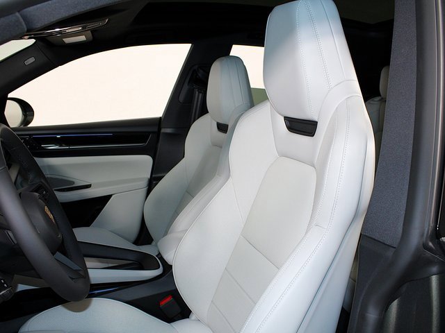 New 2025 Porsche Macan 4S Electric image 21