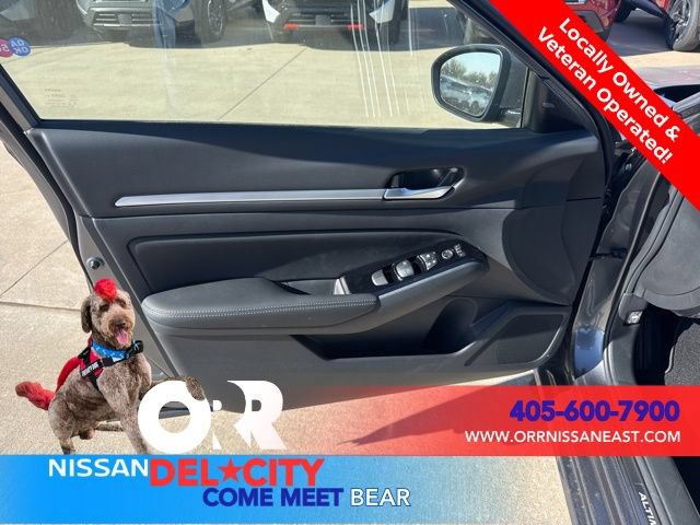New 2025 Nissan Altima 2.5 SL FWD image 18