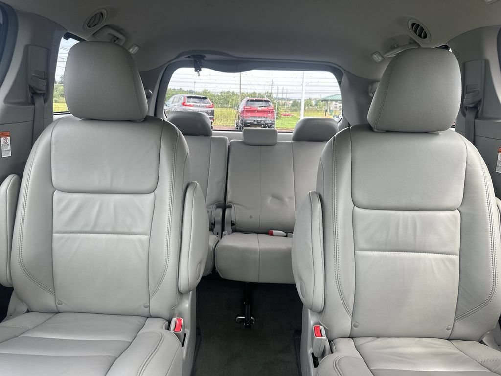 Used 2015 Toyota Sienna XLE Premium AWD/4WD image 13