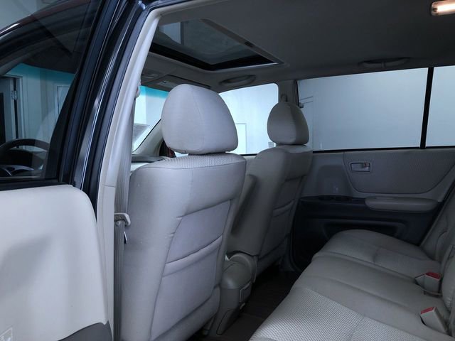 Used 2006 Toyota Highlander 4WD V6 w/ 3rd Row image 18