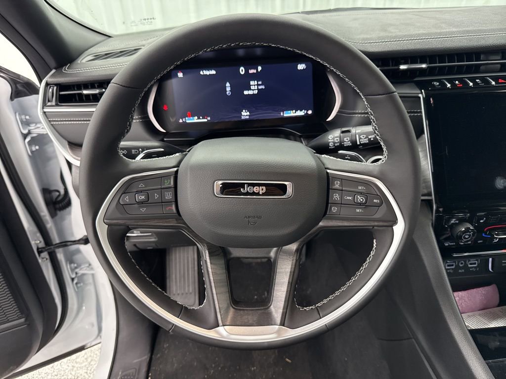 Used 2025 Jeep Grand Cherokee L Limited w/ MOPAR Finishing Package image 21