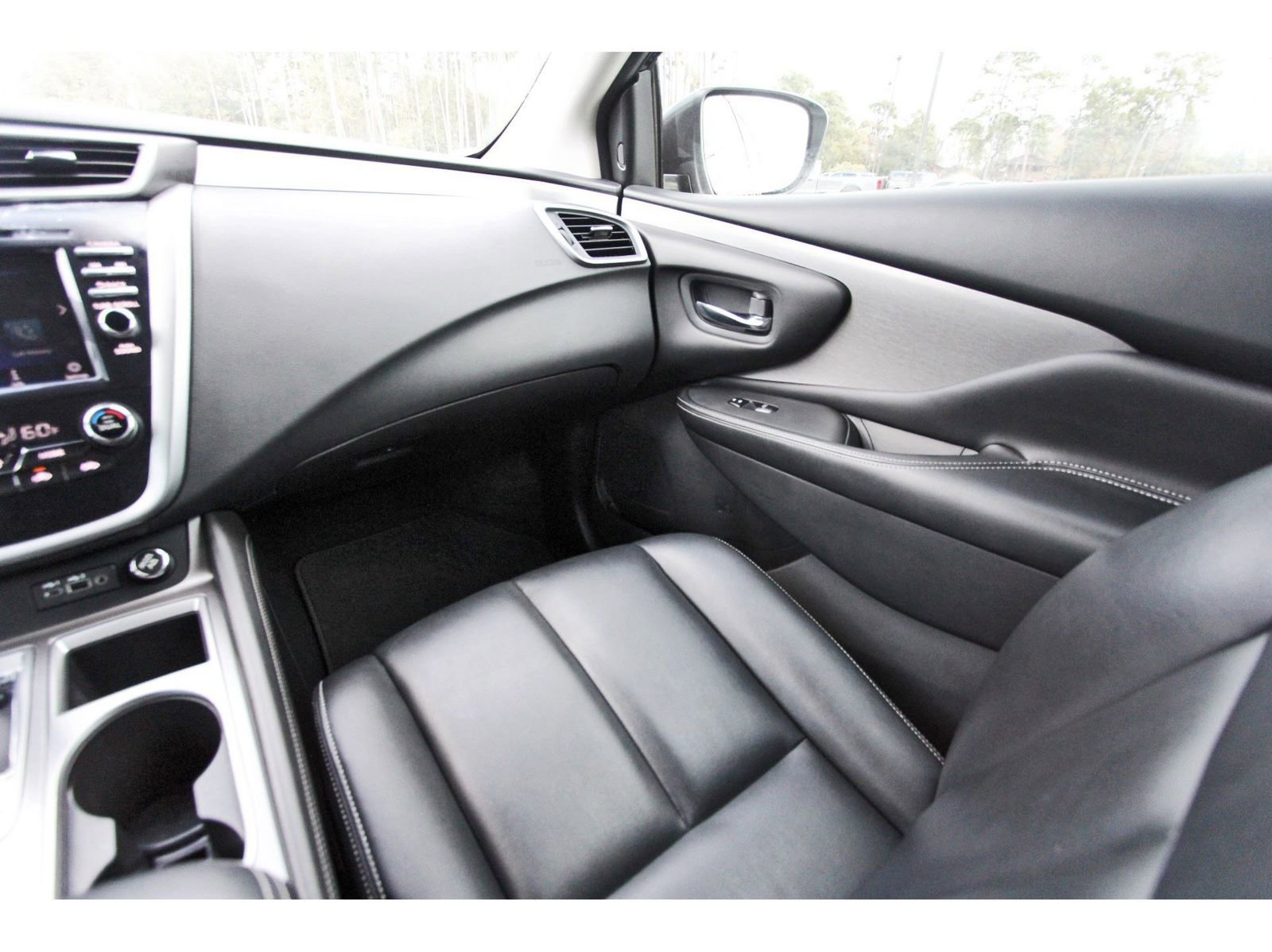 Used 2024 Nissan Murano SV w/ SV Midnight Edition Package image 12