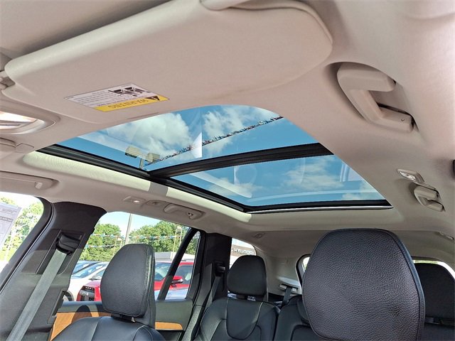 Used 2023 Volvo XC90 B6 Plus image 14