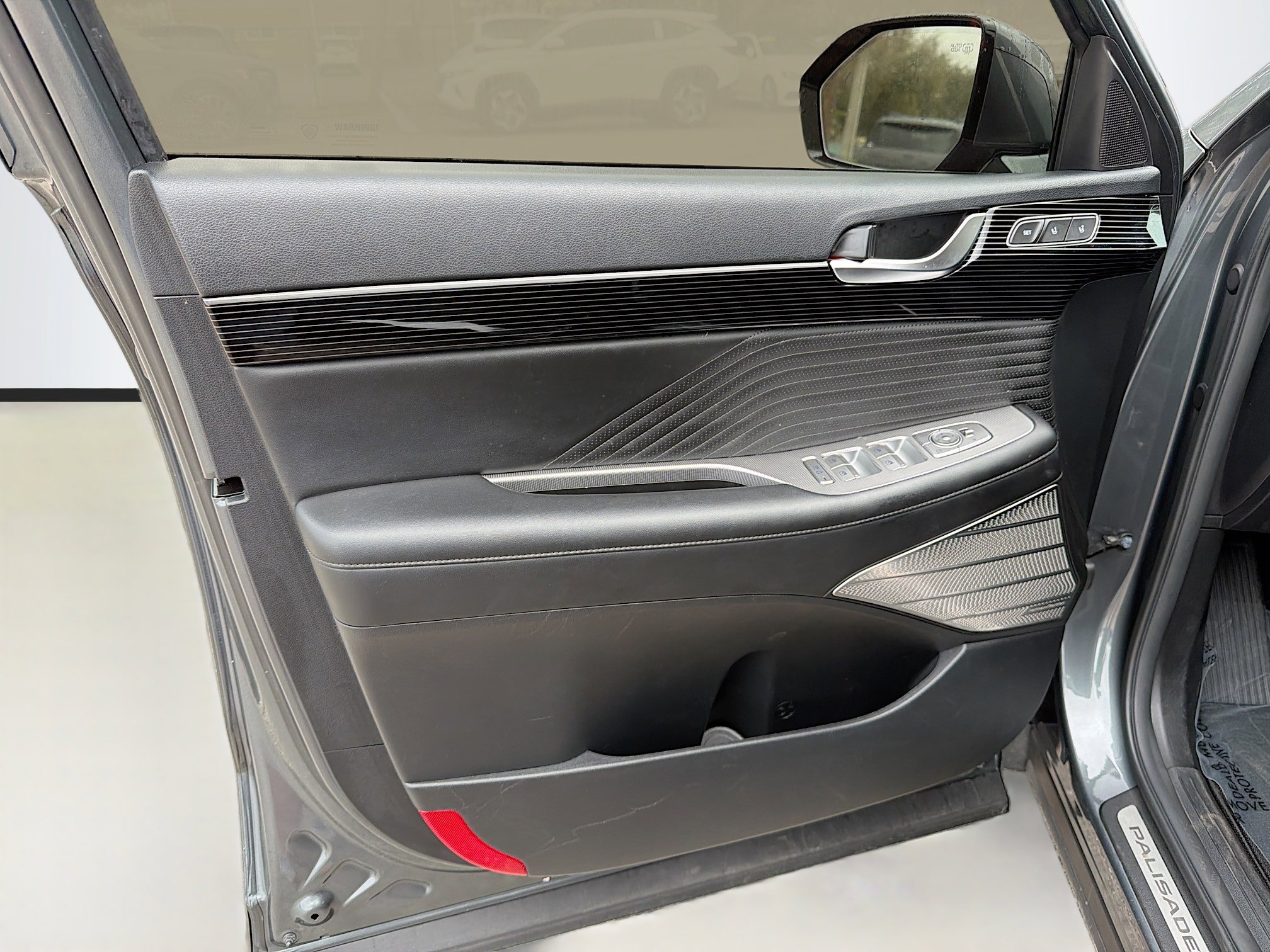 Used 2024 Hyundai Palisade Calligraphy image 24