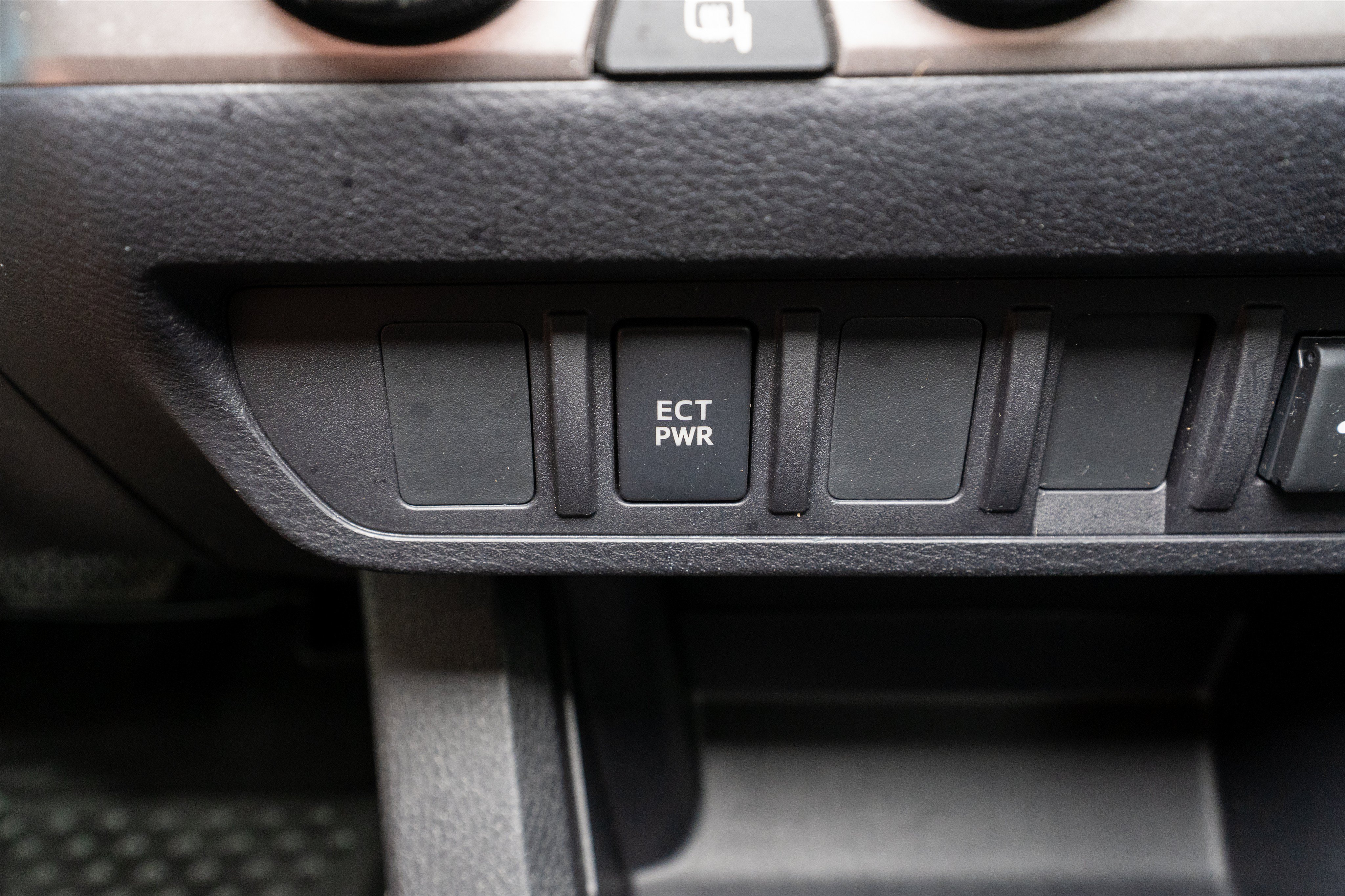 Used 2023 Toyota Tacoma SR AWD/4WD image 23