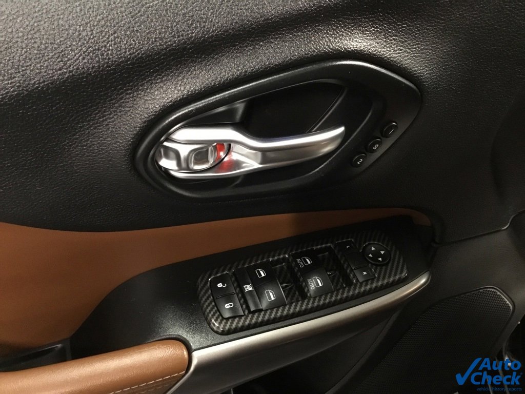 Used 2019 Jeep Cherokee Overland w/ Heavy Duty Protection Group image 22