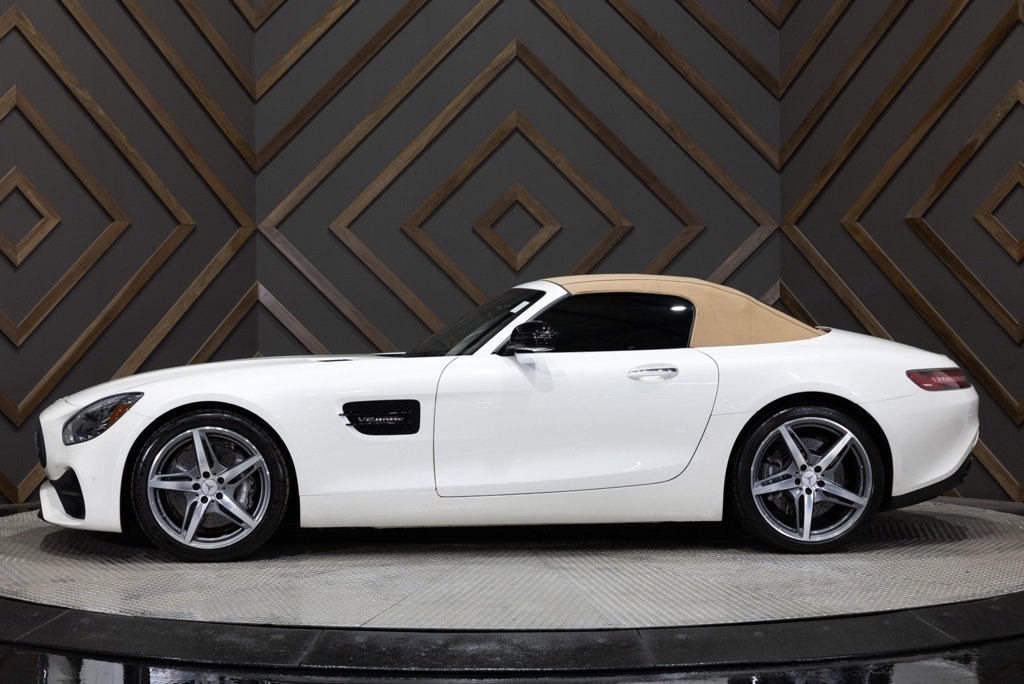 Used 2018 Mercedes-Benz AMG GT Roadster w/ Exclusive Interior Package image 11