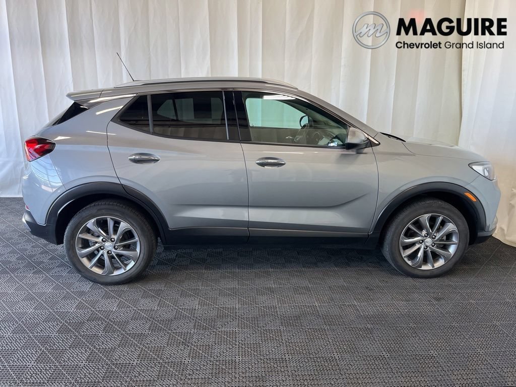 Used 2023 Buick Encore GX Essence w/ Experience Buick Package AWD/4WD image 2