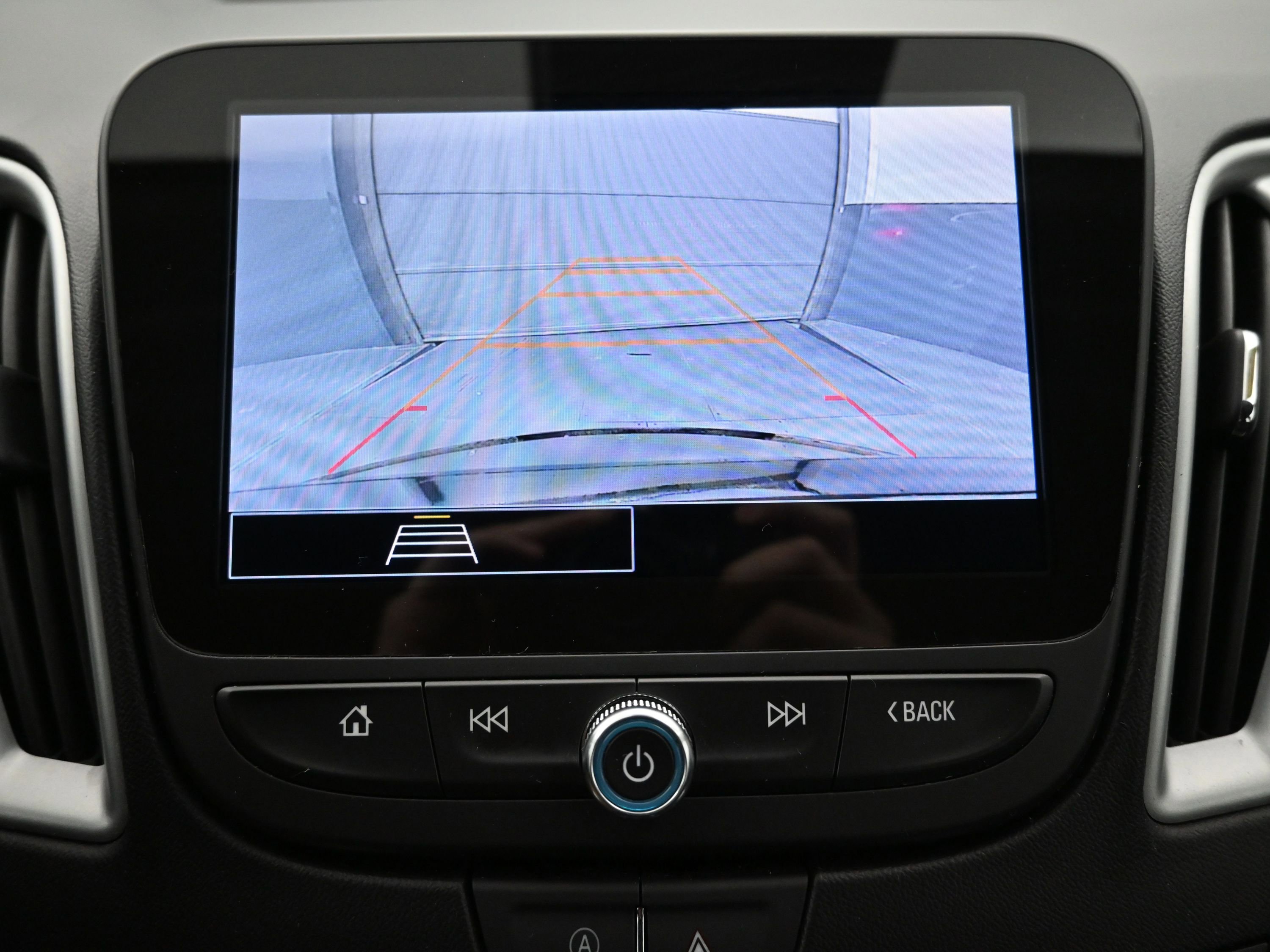 Used 2024 Chevrolet Malibu LS FWD image 16