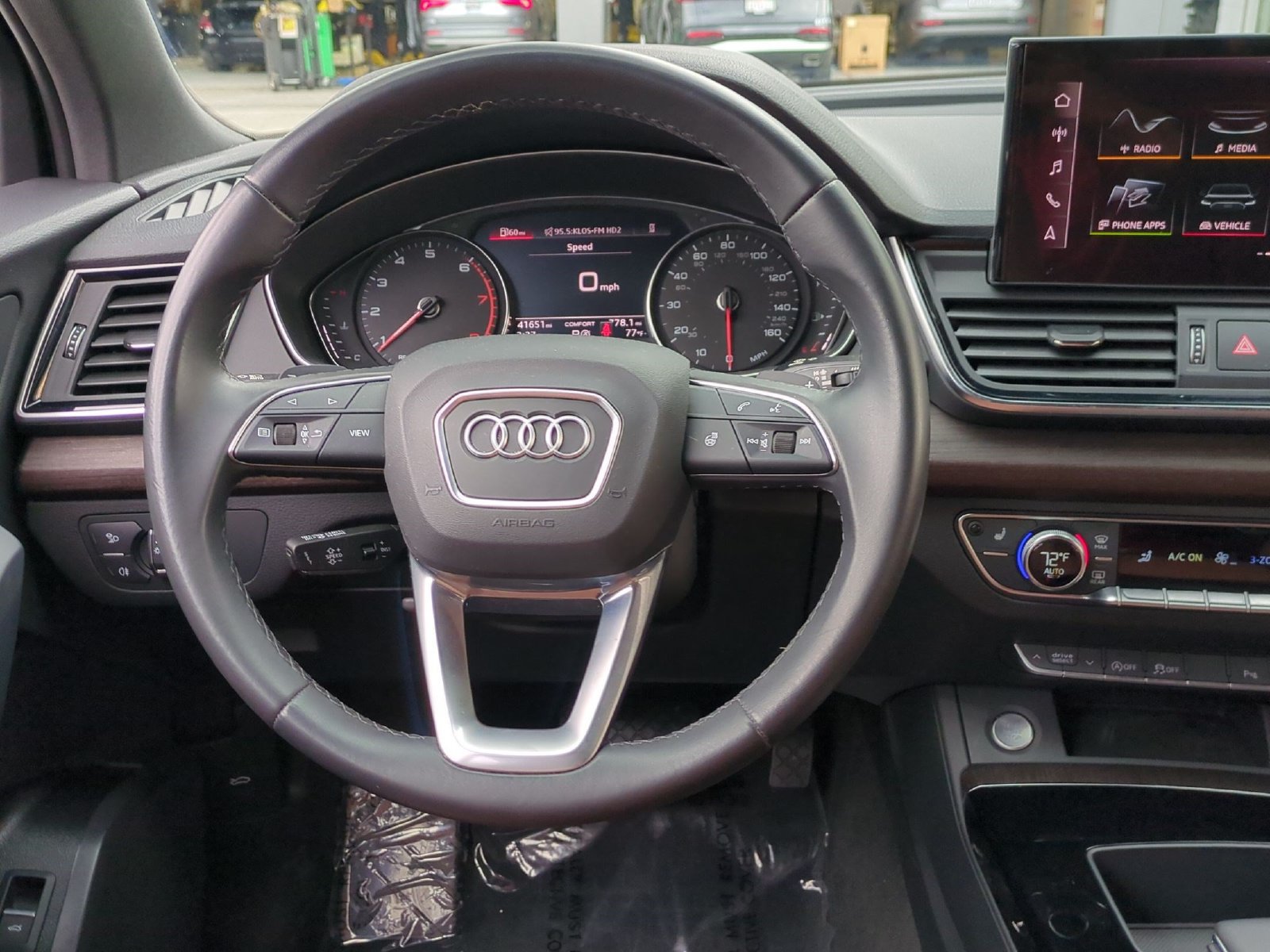 Used 2023 Audi Q5 2.0T Premium w/ Convenience Package AWD/4WD image 9