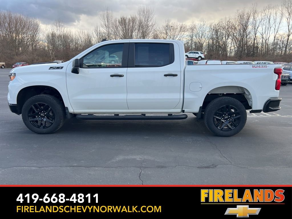 Used 2025 Chevrolet Silverado 1500 Custom Trail Boss w/ Turbomax Blackout Package image 7