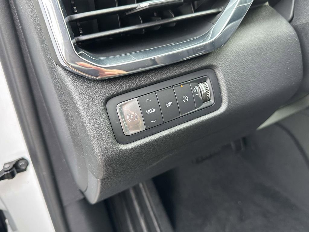 Certified 2024 GMC Acadia Elevation w/ Luxury Package image 23