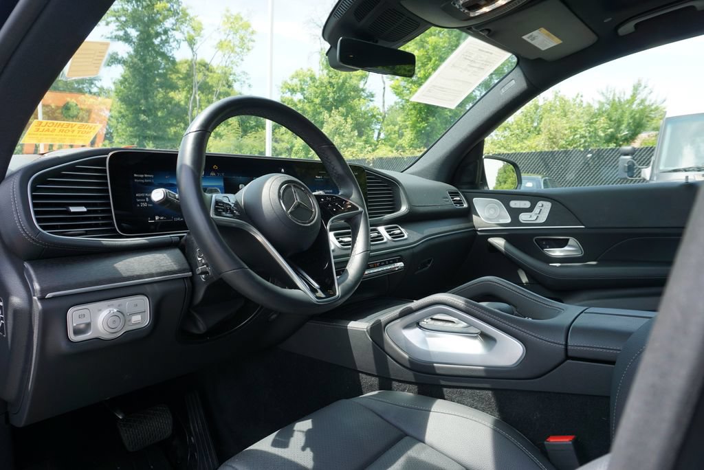 Certified 2025 Mercedes-Benz GLS 450 4MATIC image 7