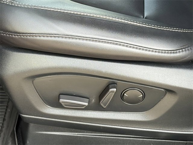 Certified 2022 Ford Explorer XLT w/ Equipment Group 202A image 7