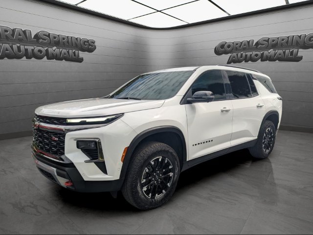 Used 2024 Chevrolet Traverse Z71 w/ Enhanced Driving Package AWD/4WD image 3