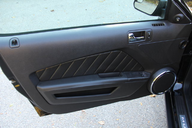 Used 2011 Ford Mustang GT Premium w/ Security Pkg RWD image 16