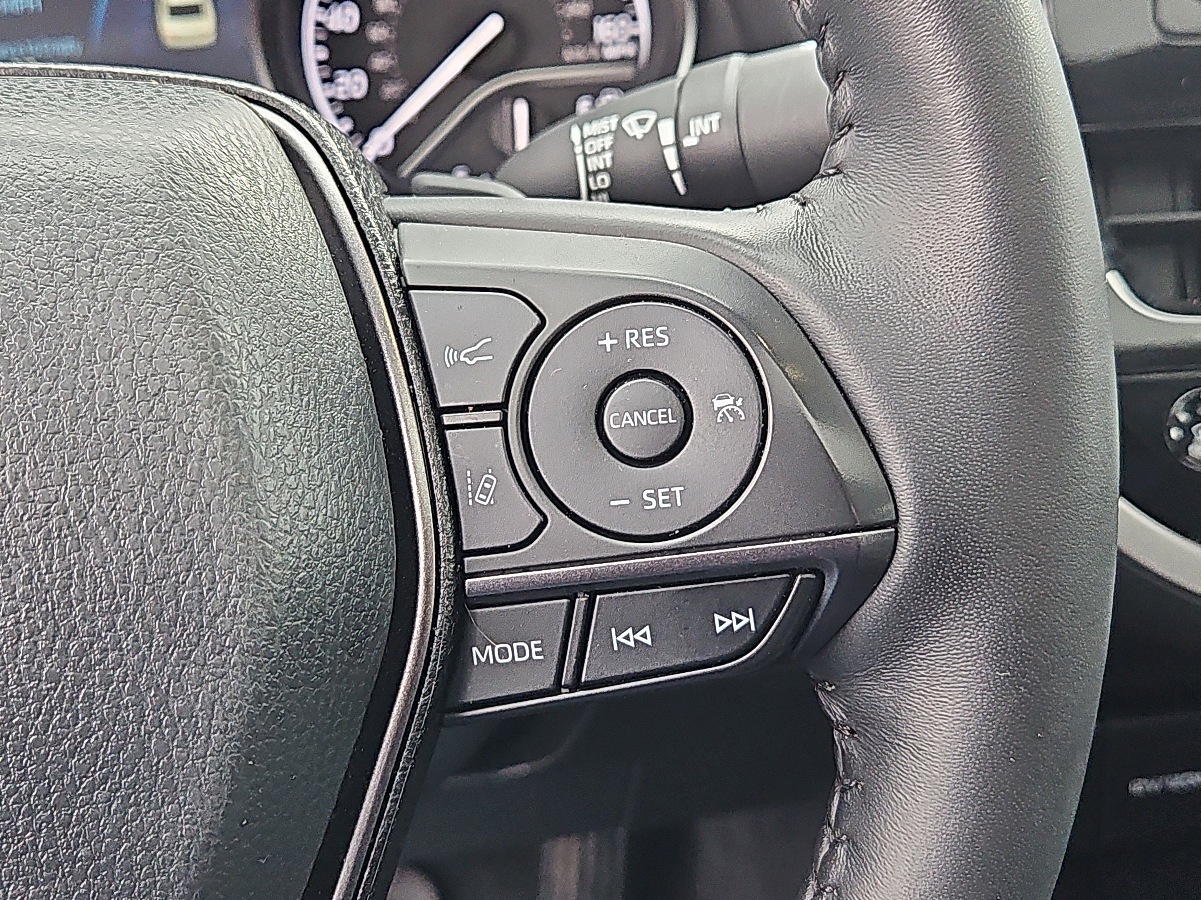 Used 2024 Toyota Camry SE image 15