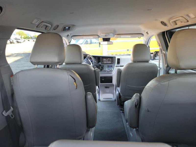 Used 2020 Toyota Sienna L FWD image 22