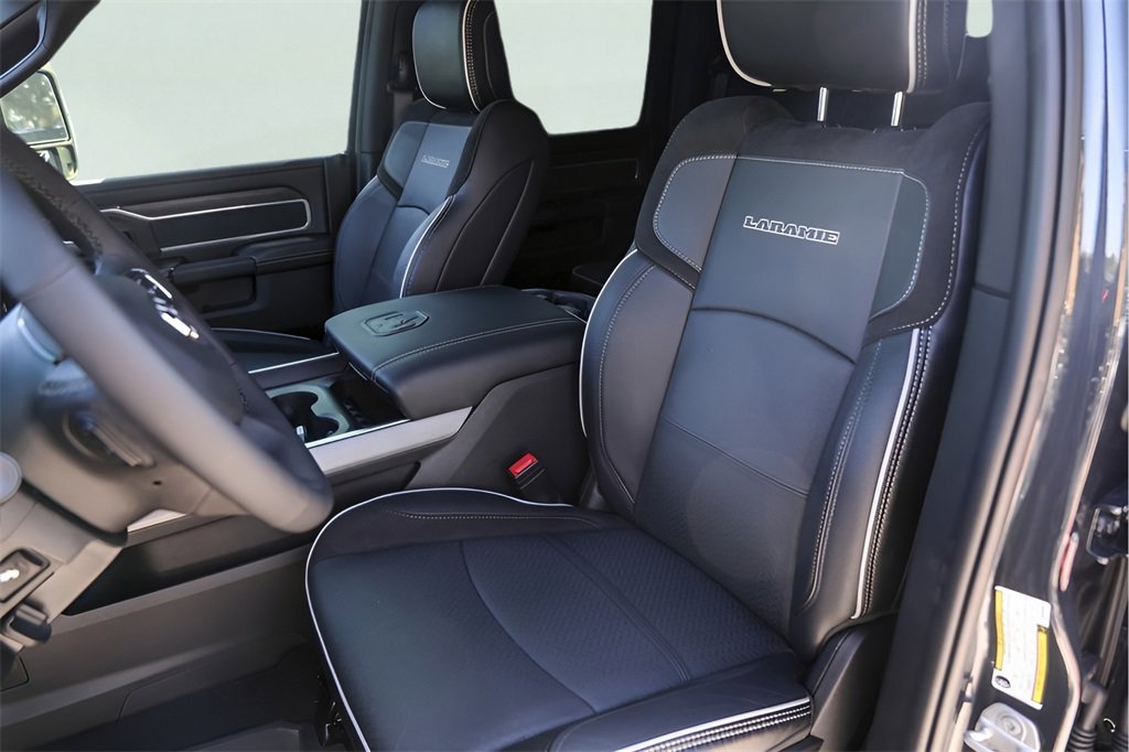 Used 2025 RAM 3500 Laramie w/ Sport Appearance Package image 9