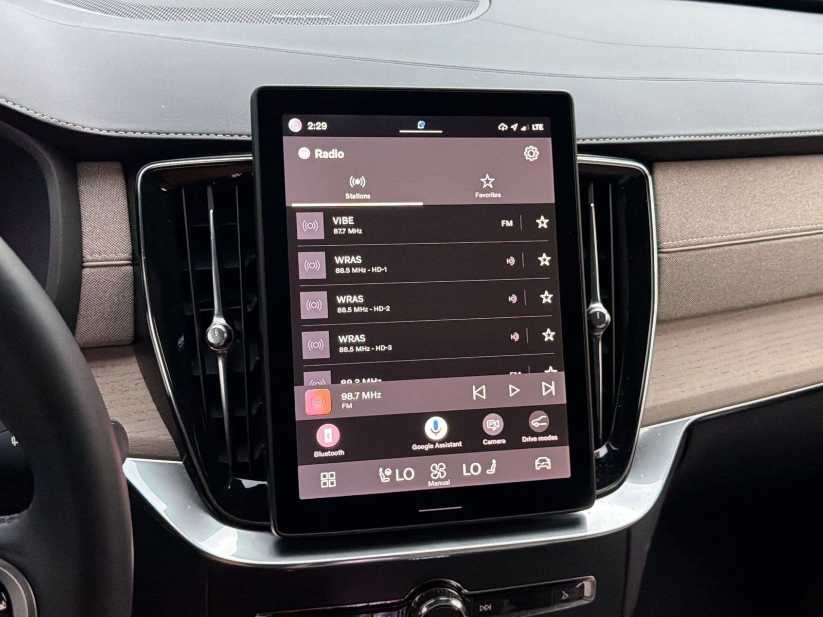 Certified 2025 Volvo XC90 B5 Plus w/ Protection Package Premier AWD/4WD image 20