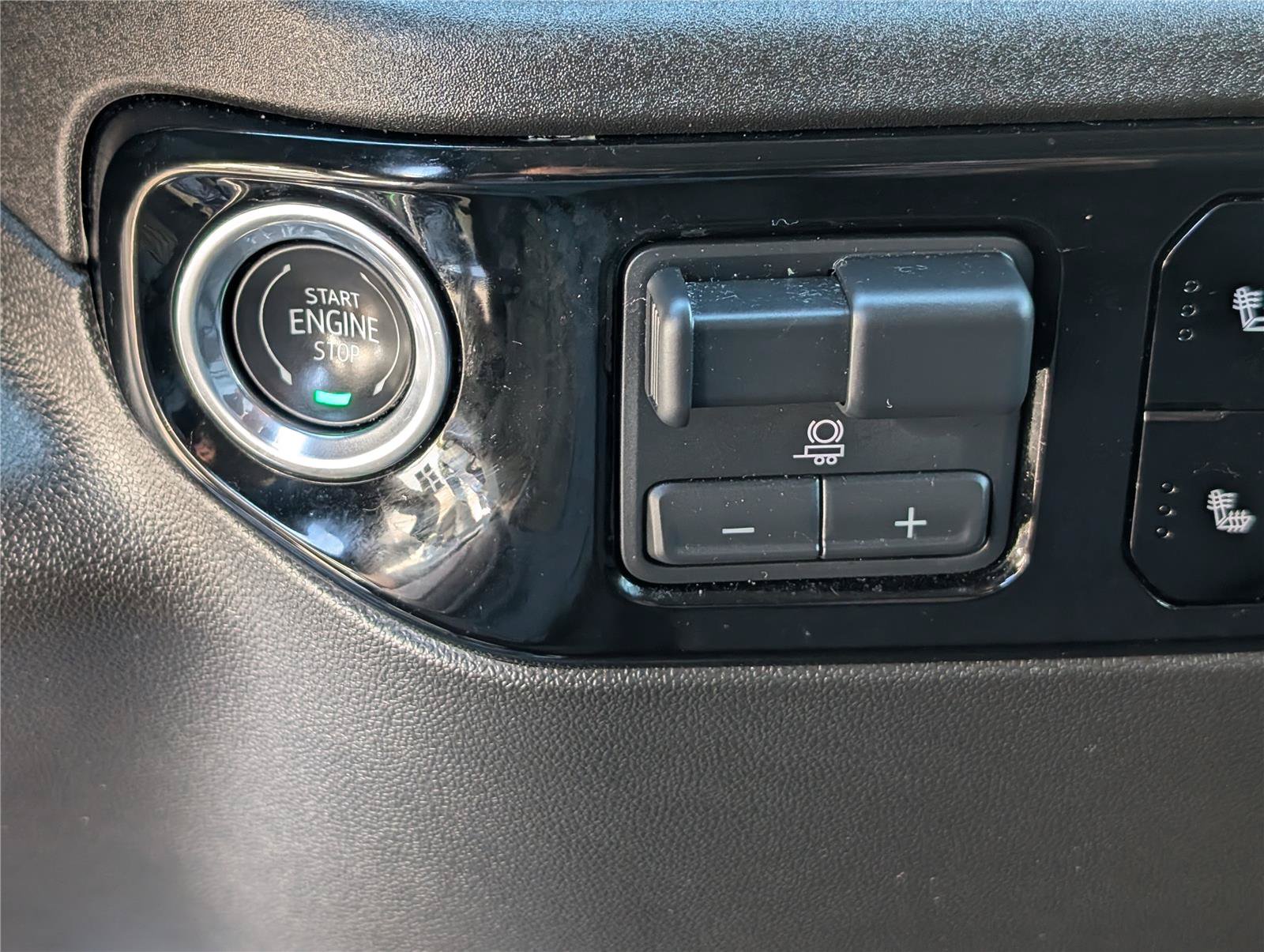 Used 2025 Chevrolet Silverado 2500 LT w/ Convenience Package AWD/4WD image 27