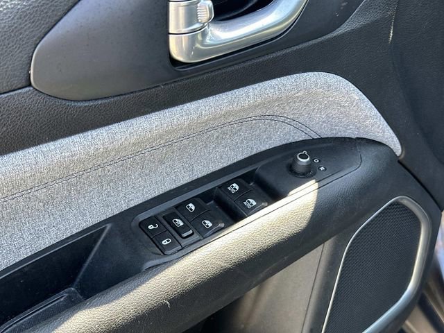 Used 2023 Jeep Compass Sport image 16