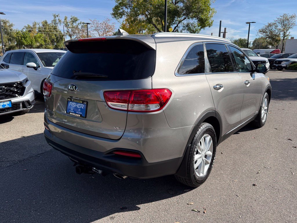 Used 2016 Kia Sorento LX w/ LX Convenience Package AWD/4WD image 4