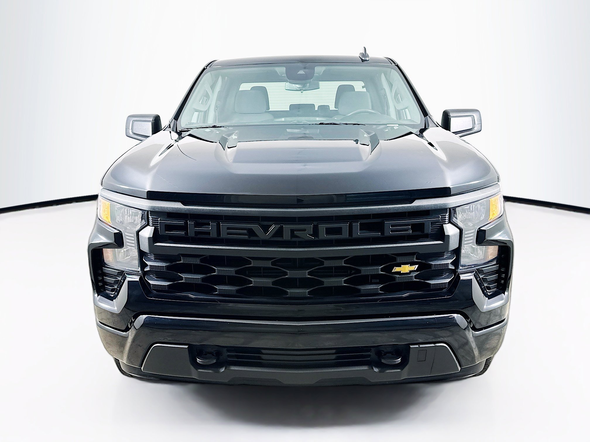 Used 2022 Chevrolet Silverado 1500 Custom image 2