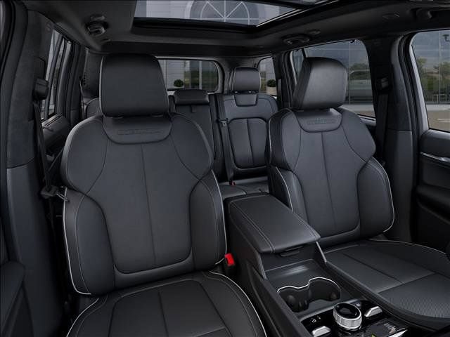 New 2025 Jeep Grand Cherokee Overland w/ Luxury Tech Group IV AWD/4WD image 16