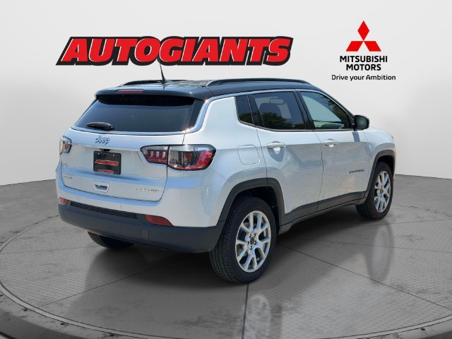 Used 2025 Jeep Compass Limited AWD/4WD image 4