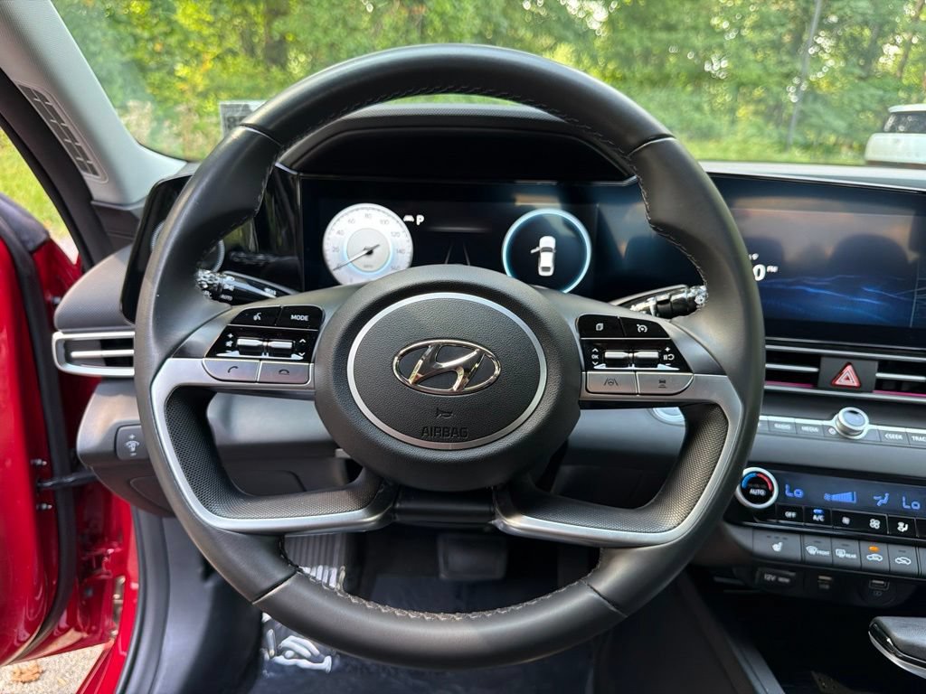 Certified 2023 Hyundai Elantra Limited w/ Cargo Package FWD image 18
