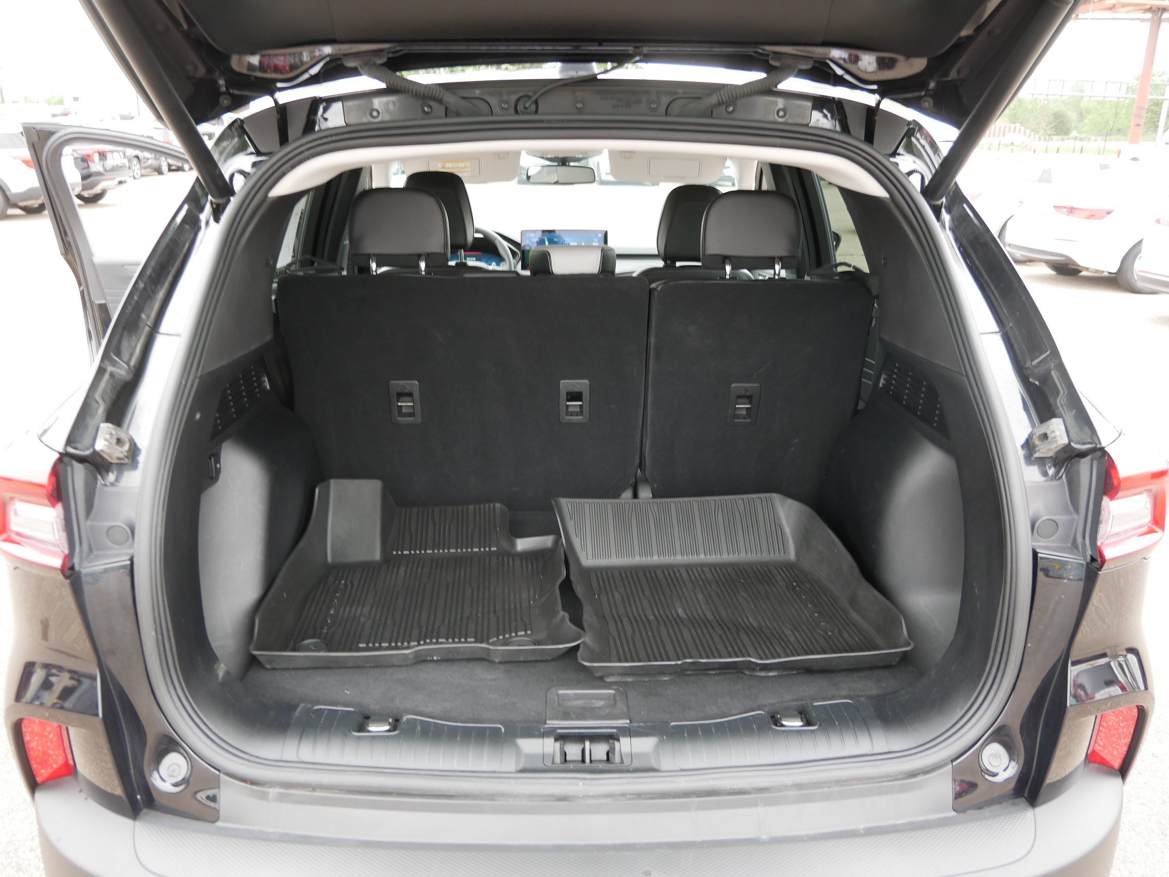 Certified 2023 Ford Escape Platinum w/ Premium Technology Package AWD/4WD image 18