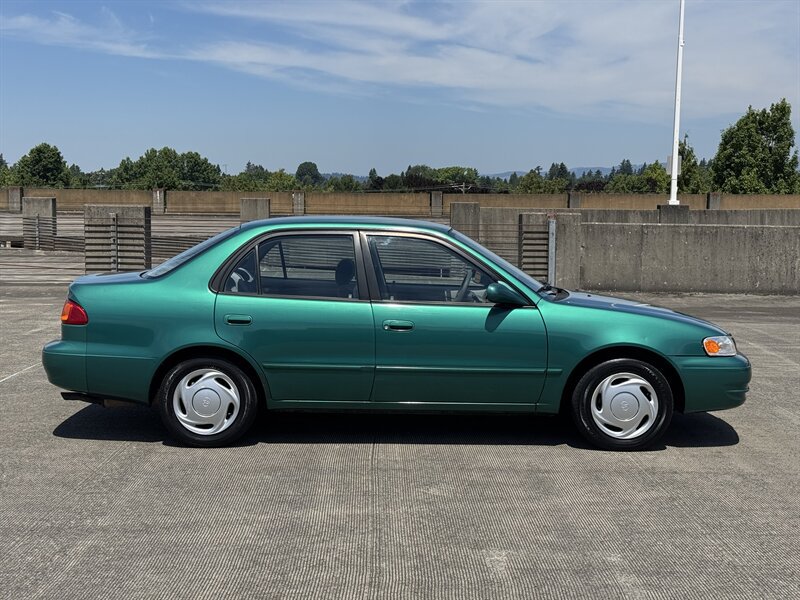 Used 1998 Toyota Corolla LE FWD image 6