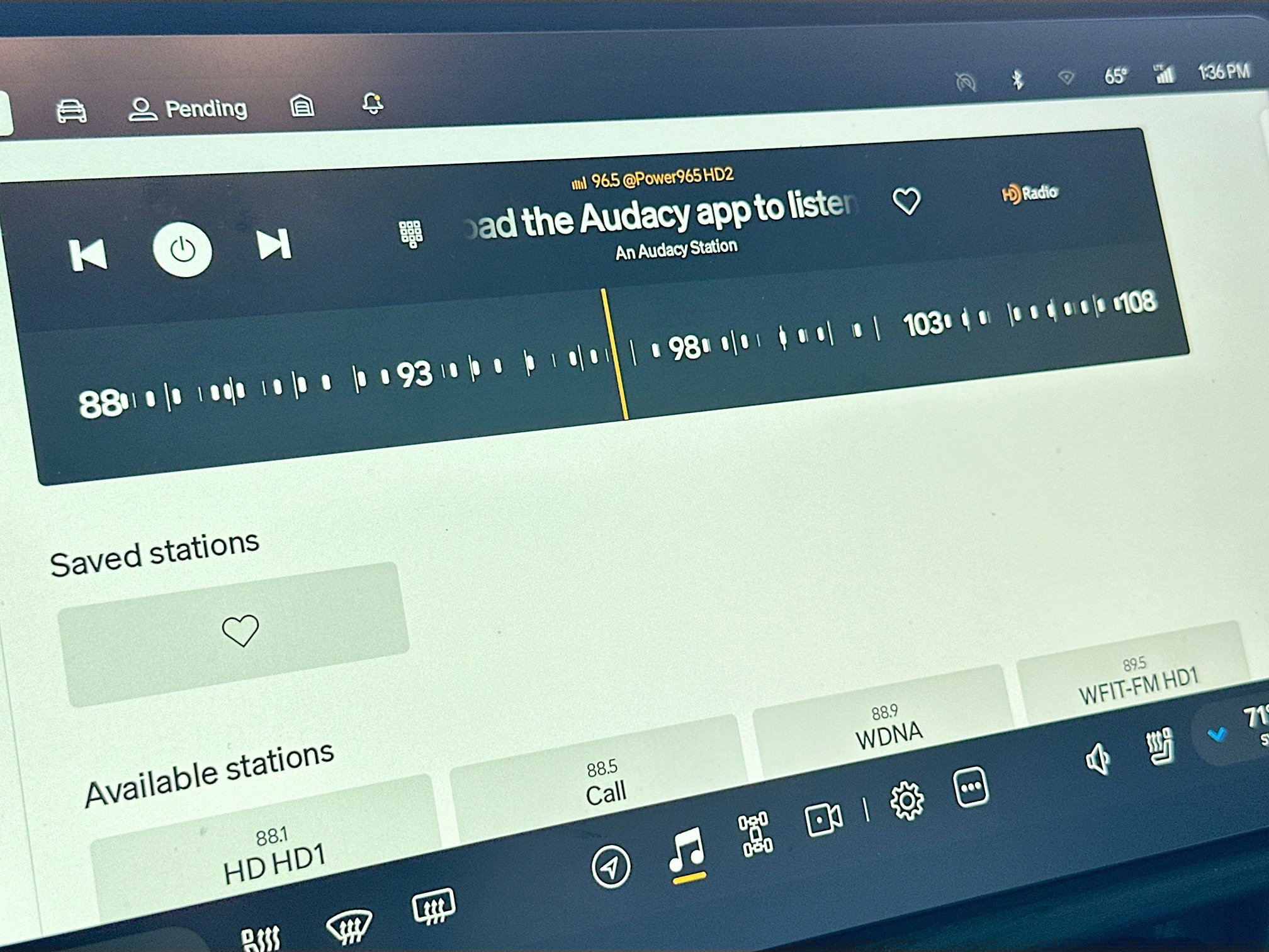 Used 2023 Rivian R1S Adventure image 14