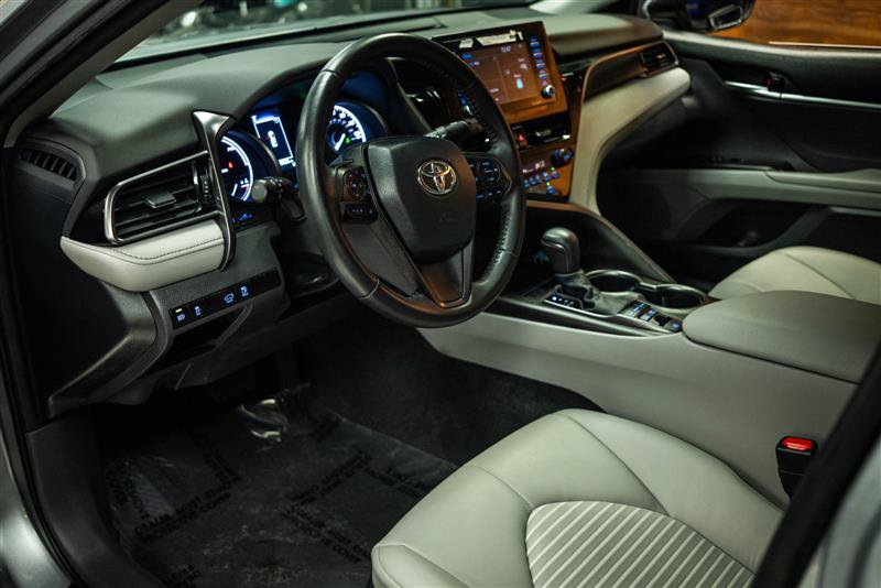 Used 2024 Toyota Camry SE FWD image 8