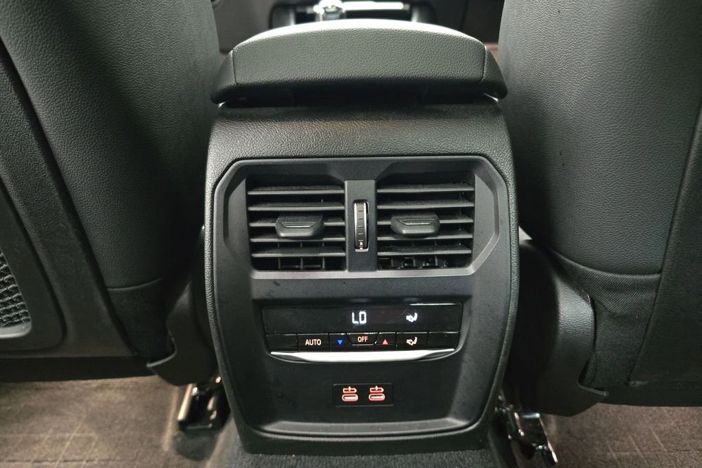 Certified 2021 BMW 330i xDrive Sedan w/ Driving Assistance Package image 25