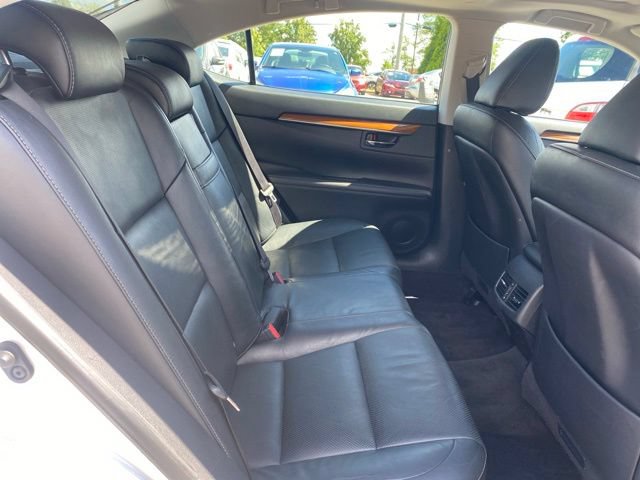 Used 2013 Lexus ES 300h w/ Luxury Pkg FWD image 24