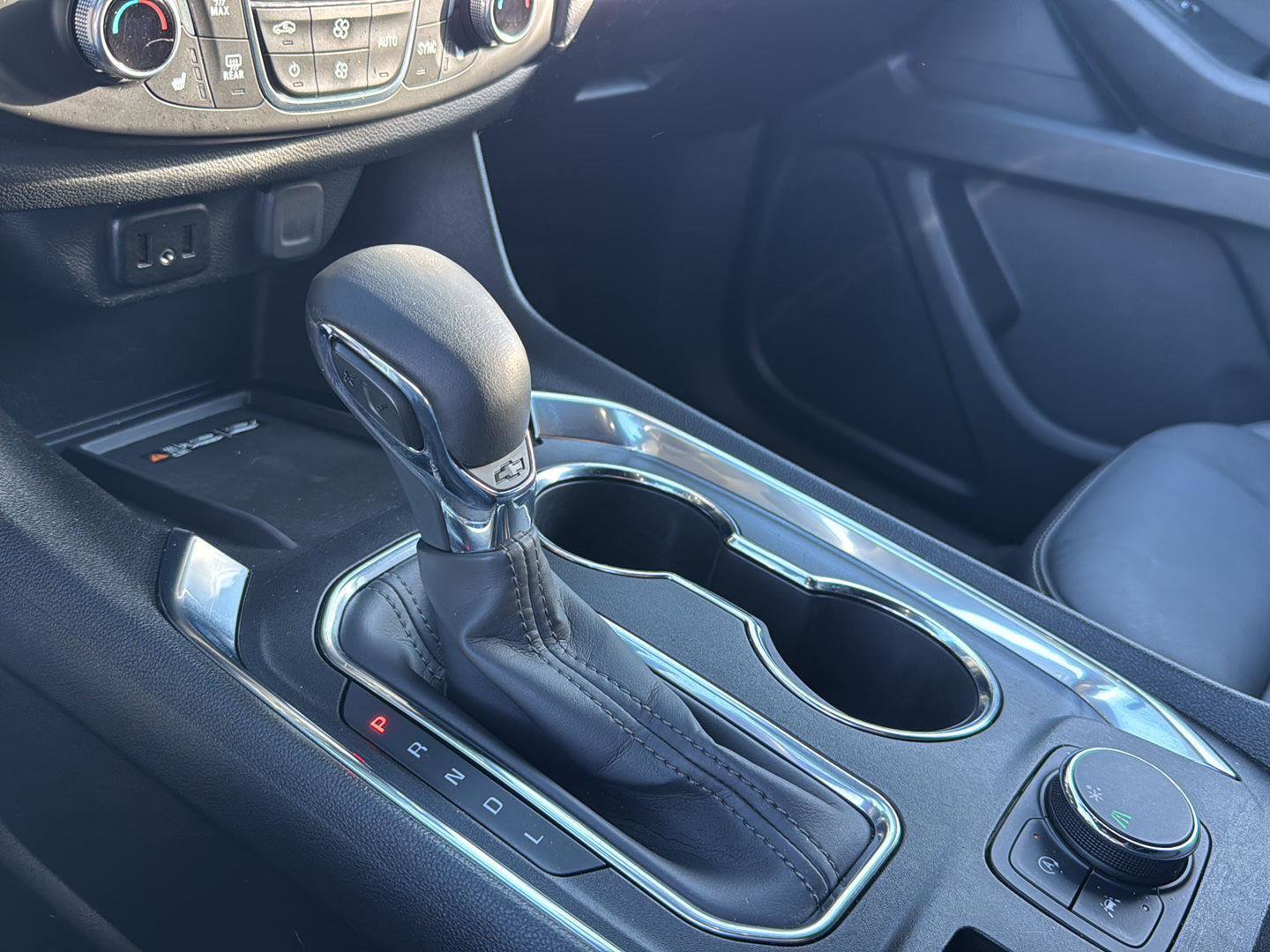 Used 2023 Chevrolet Traverse LT image 24