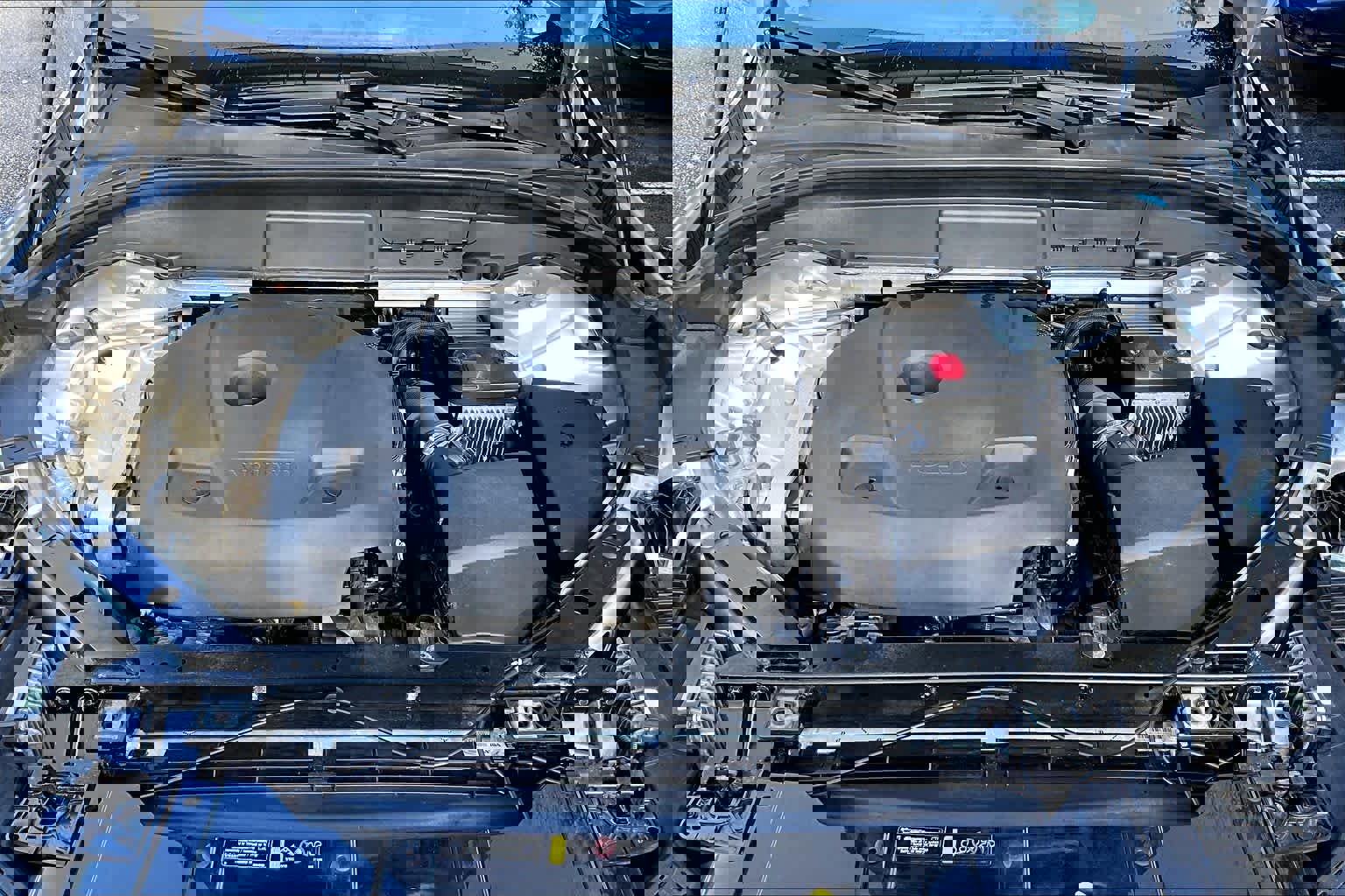 Used 2021 Volvo XC60 T5 Momentum w/ Premium Package AWD/4WD image 32