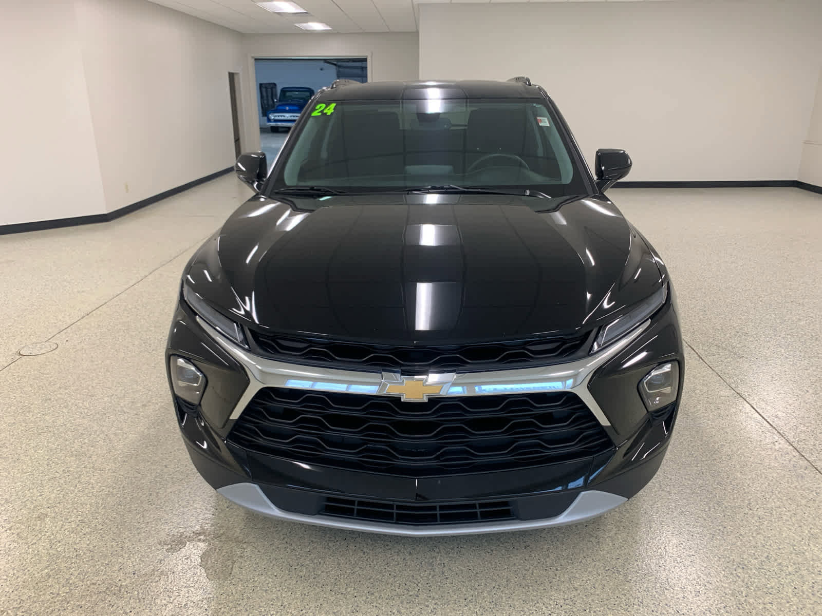 Used 2024 Chevrolet Blazer LT w/ Convenience Package image 2