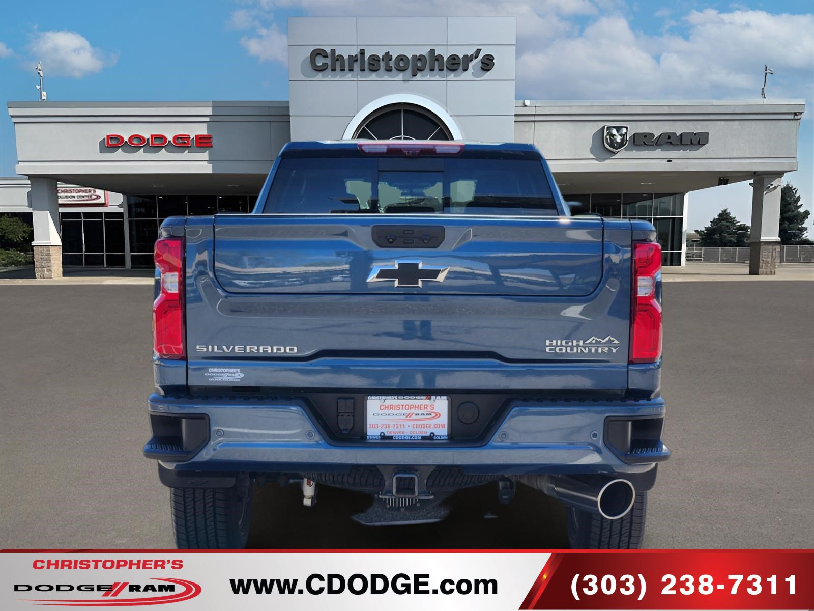 Used 2024 Chevrolet Silverado 2500 High Country w/ High Country Premium Package AWD/4WD image 4